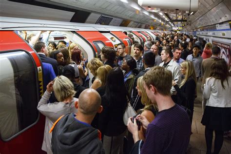 london tube sees 28 76m journeys on its busiest day ever metro news