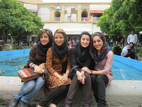 bazar e vakil friendly iranians pause for a photo in the o… flickr