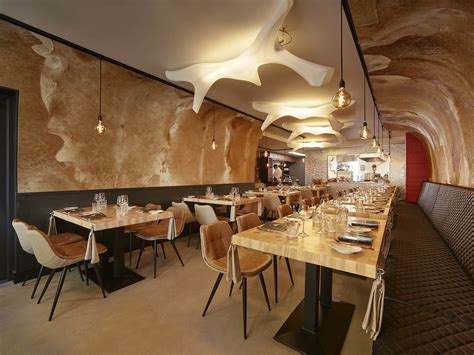 restaurant steaker domburg cafe stoelen tafeltjes luxe bed