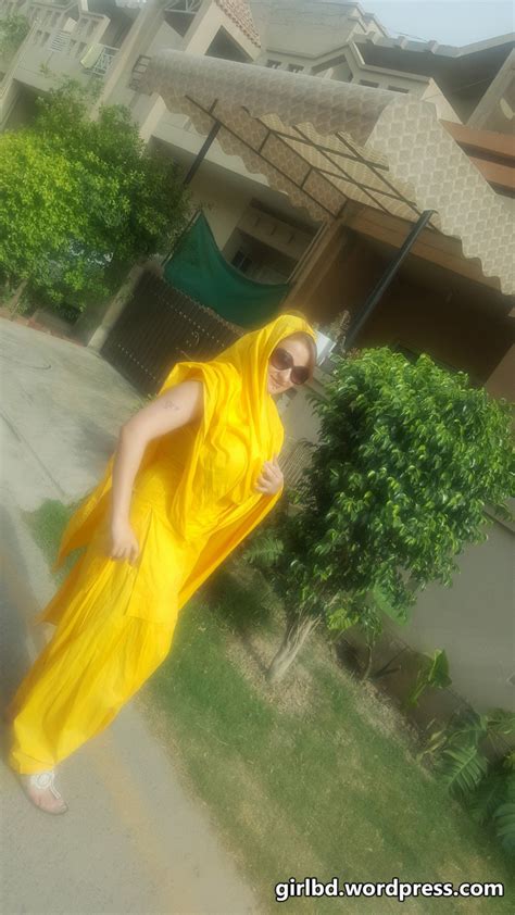 bangladeshi hot and boobsy sexy real life bhabi ‘afreen khan yellow salwar kameez photo girl s