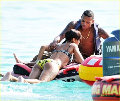 Full Sized Photo Of Rihanna Chris Brown Barbados 06