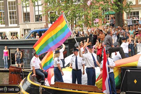 gay pride 2011 amsterdam netherlands prinsengracht