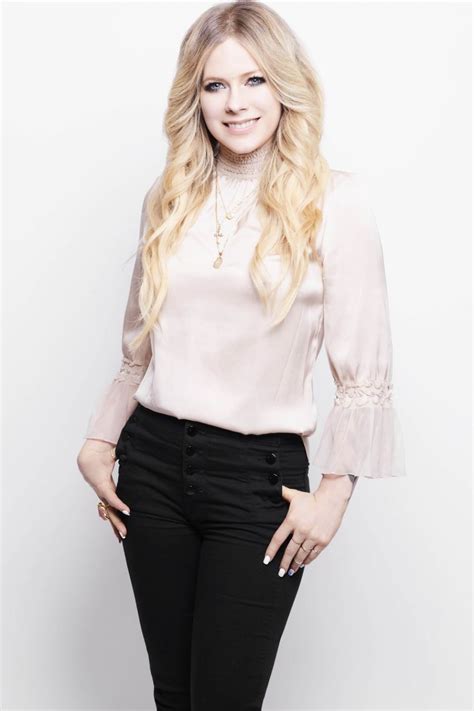 Avril Lavigne Cosmopolitan Magazine Japan July 2019
