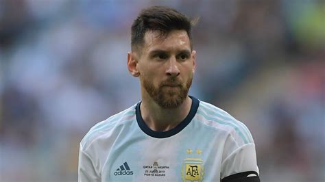 messi is giving everything di maria backs barcelona star s copa america displays sporting