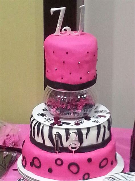 pin  wilma robinson  cakes teenage girl cake cake amazing cakes