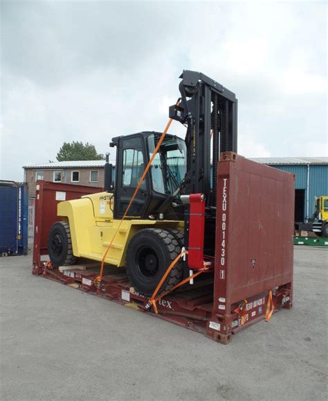 reachstackers big forklifts tito lifttrucks shipping