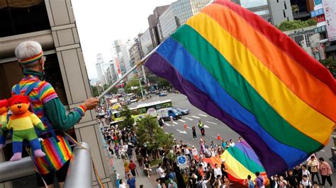Thousands Throng Taipei Streets In East Asia S Largest Pride March