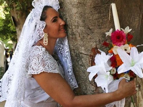 11 of the unusual wedding traditions from around the world