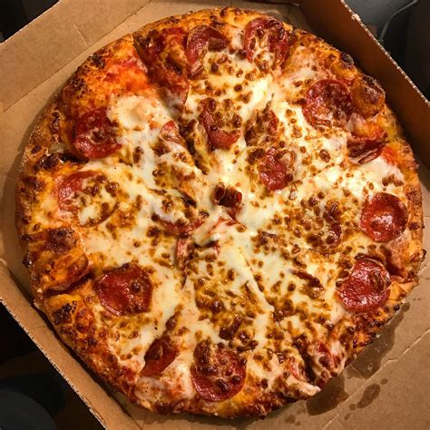 dominos thin crust cheese pizza carbs