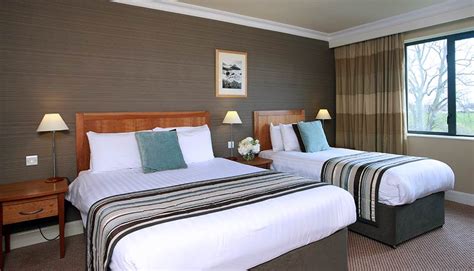 luxury guest room londonderry roe park resort