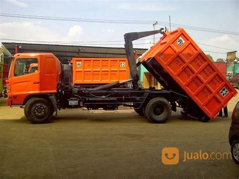 truk sampah mobil truk sampah jasa pembuatan arm roll truk sampah hidrolik karoseri mobil truk