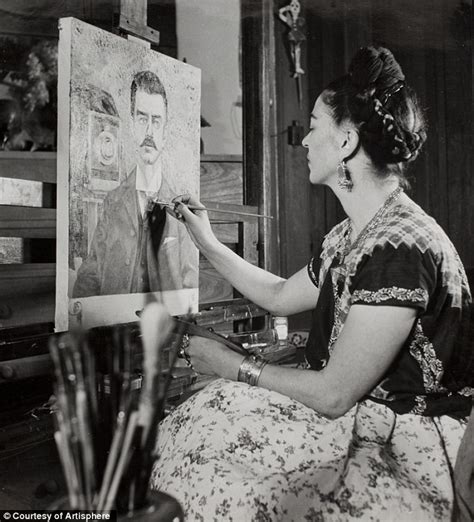 frida kahlo intimate photos show the private life of the mexican