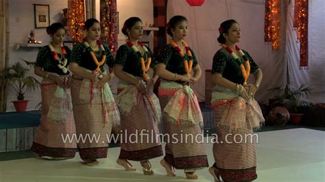 khamba thoibi dance  folk dancers  manipur khajuraho dance