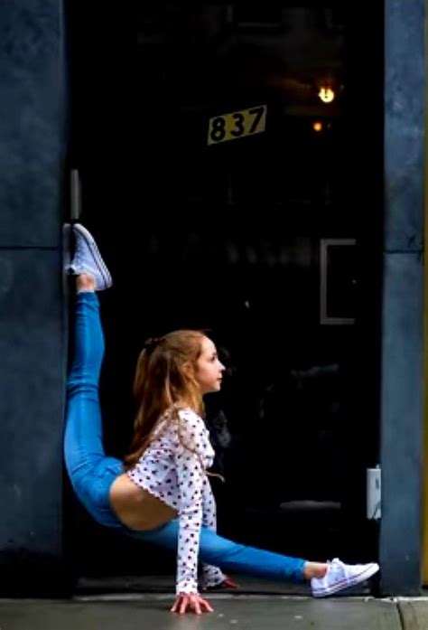 Pin By Mariana Del Valle On Anna Mcnulty Dance Photography Poses
