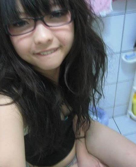 중국 14세 인형 소녀 화장 속옷 셀카