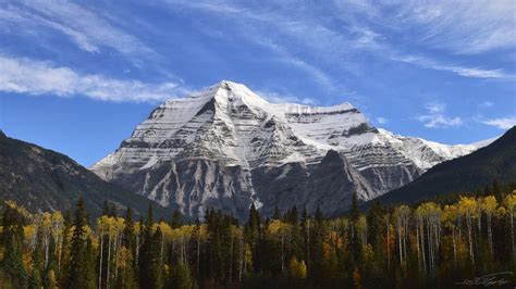 tallest mountain   canadian rockies mt robson   imposing  sight heading