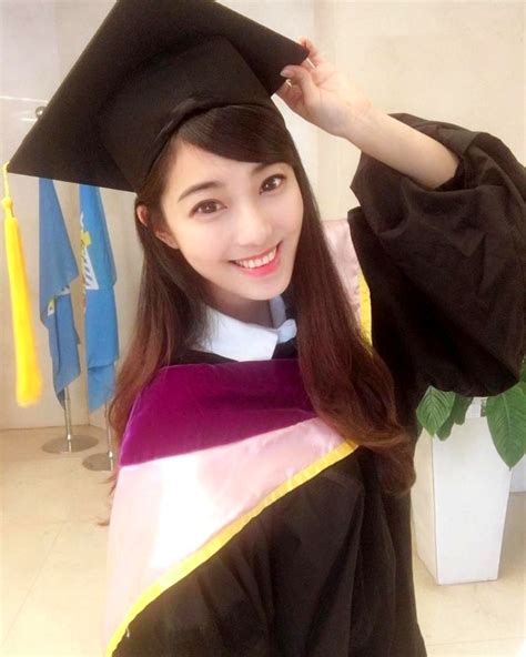 university lecturer goes viral as ‘taiwan s hottest teacher