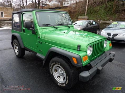 jeep wrangler    electric lime green pearl photo