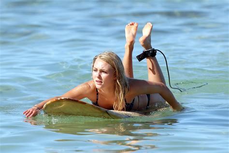 Annasophia Robb In Bikini Surfing On A Hawaiian Beach Porn Pictures