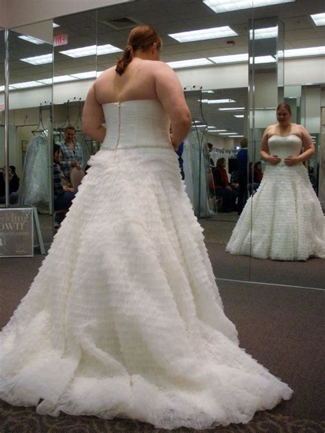the ultimate guide to plus size wedding dress shopping