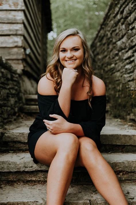 Knoxville High School Senior Grad Photos By Heather Hensley Photography