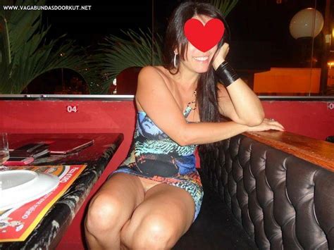 exibicionista casada sem calcinha no restaurante vagabundas do orkut