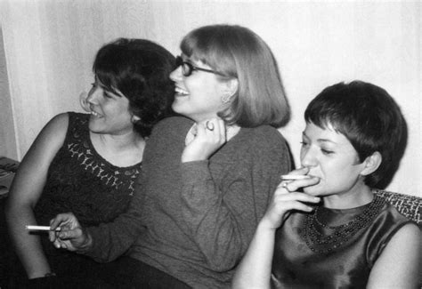 40 vintage cool snaps of ladies smoking cigarettes in the past
