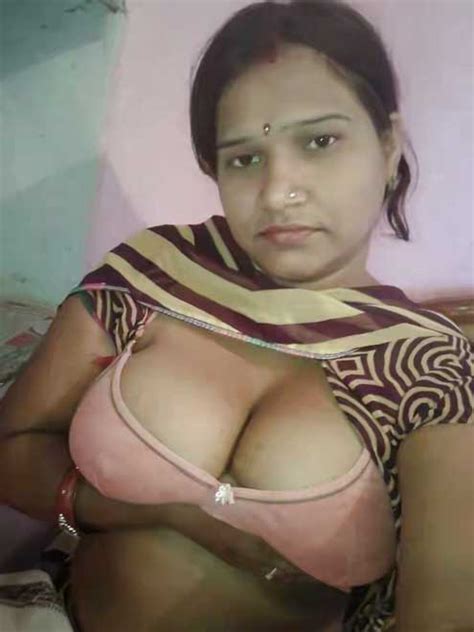 rajasthani bhabhi ke boobs bahar aane ko betab he antarvasna indian sex photos