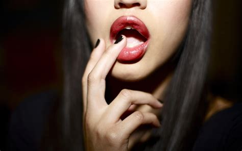 Download Woman Lips Hd Wallpaper