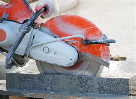 concrete cutting tips  ways  cut  concrete floor