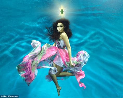 dionne bromfield makes a splash as modern day mermaid in new underwater photoshoot daily mail