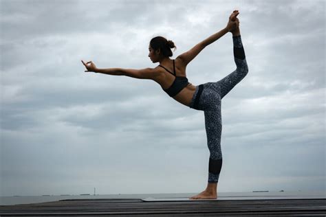 Five Basic Yoga Poses For Beginners Cd Blog