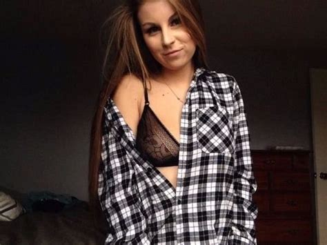 girls in flannel are hotter barnorama