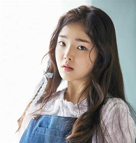 Oh My Girl S Seunghee Is On The Mend Expected To Return