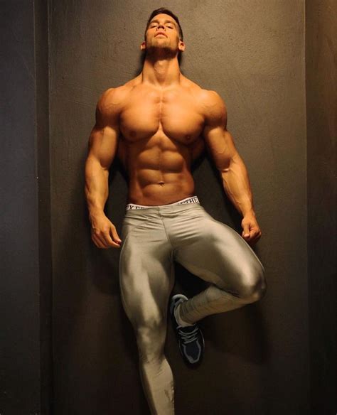 pin  marin santiago  musculos de hombre bodybuilders men muscle