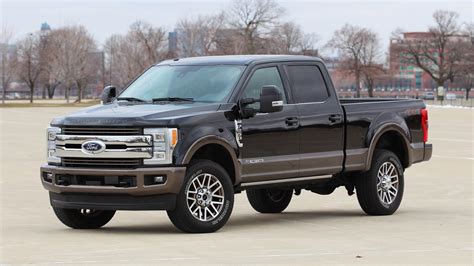 ford   super duty review rockin  ranch   suburbs