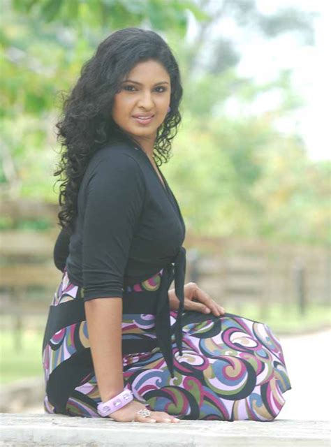 Sri Lankan Actress Hot Photos Dulani Anuradha Sexy Photo