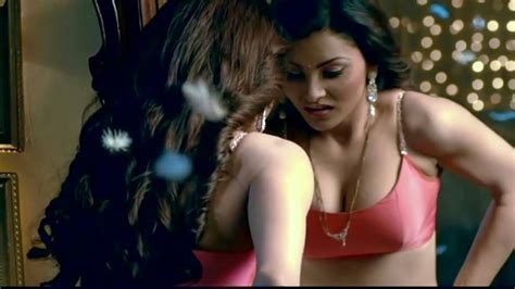 urvashi rautela hot pics and her sexy body