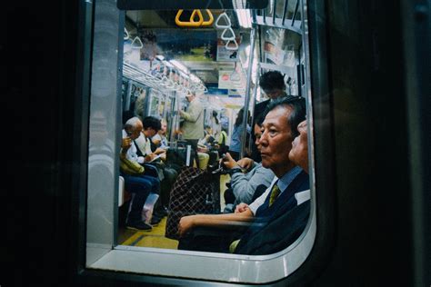 Fotos Gratis Persona Tren Subterraneo Metro Transporte Público