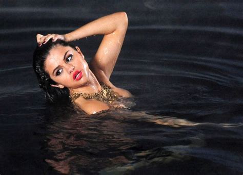 Selena Gomez In Stunning Behind The Scenes Snaps Of New Video Come