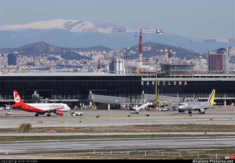 airport overview airport overview  view  barcelona el prat photo id