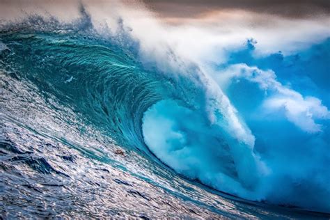 breathtaking wave   wont   real readers digest