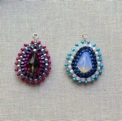 lisa  jewelry  brick stitch pendant variations