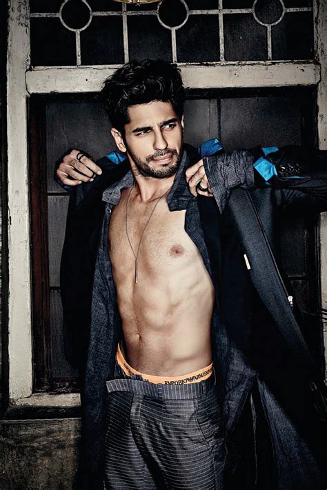 Shirtless Bollywood Men Siddharth Malhotra S Sexy Emporio