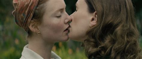 Anna Paquin Holliday Grainger Nn Tell It To The Bees