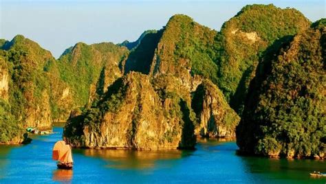 dschunke  der halong bucht  lagoon explorer chamaeleon vietnam