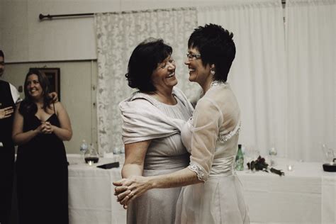 susan and joanne minneapolis minnesota lesbian wedding i see love lesbian wedding lesbian