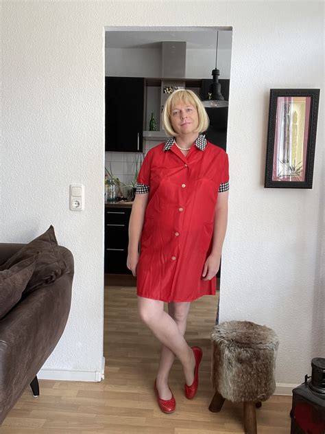 Tv Housewife In Red New Red Nylon Smock Daniela Hausfrau Flickr