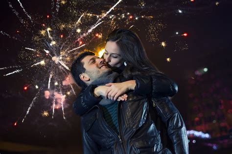 Kiss Under Fireworks Summer Bucket List For Couples