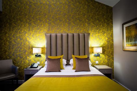 luxury bedroom  en suite  beautifully  furniture accessories